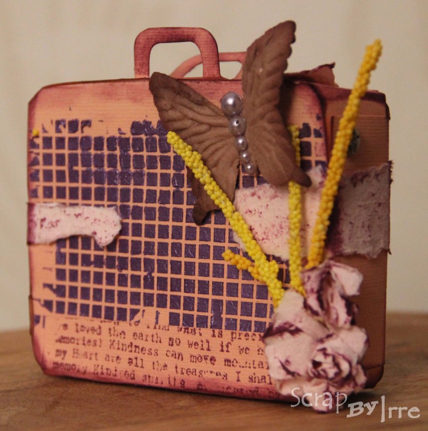 Folded suitcase with Inka gold